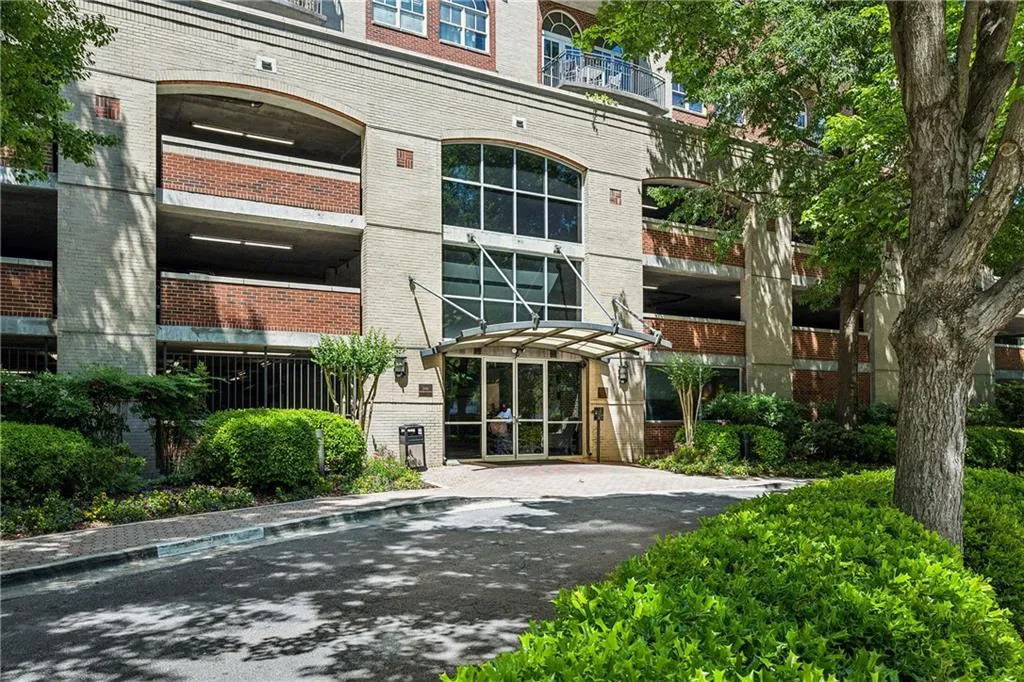 3180 Mathieson Drive Ne Unit 1001, Atlanta, Georgia 30305, 2 Bedrooms Bedrooms, ,2 BathroomsBathrooms,Residential,For Sale,3180 Mathieson Drive Ne Unit 1001,7575942