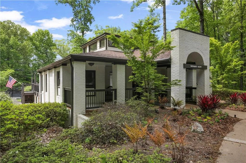 430 Hadley Court, Sandy Springs, Georgia 30350, 5 Bedrooms Bedrooms, ,5 BathroomsBathrooms,Residential,Sold,430 Hadley Court,7213917