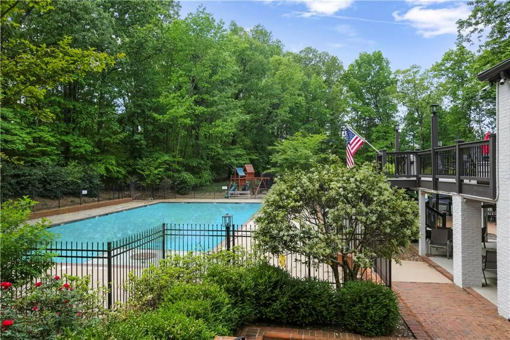 430 Hadley Court, Sandy Springs, Georgia 30350, 5 Bedrooms Bedrooms, ,5 BathroomsBathrooms,Residential,Sold,430 Hadley Court,7213917