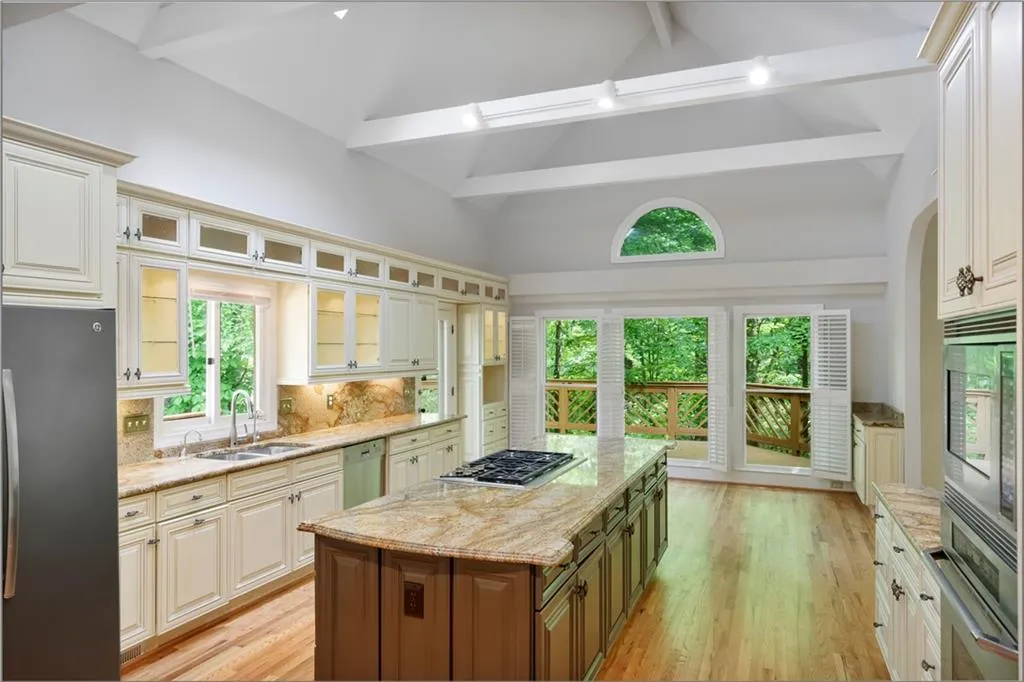 430 Hadley Court, Sandy Springs, Georgia 30350, 5 Bedrooms Bedrooms, ,5 BathroomsBathrooms,Residential,Sold,430 Hadley Court,7213917