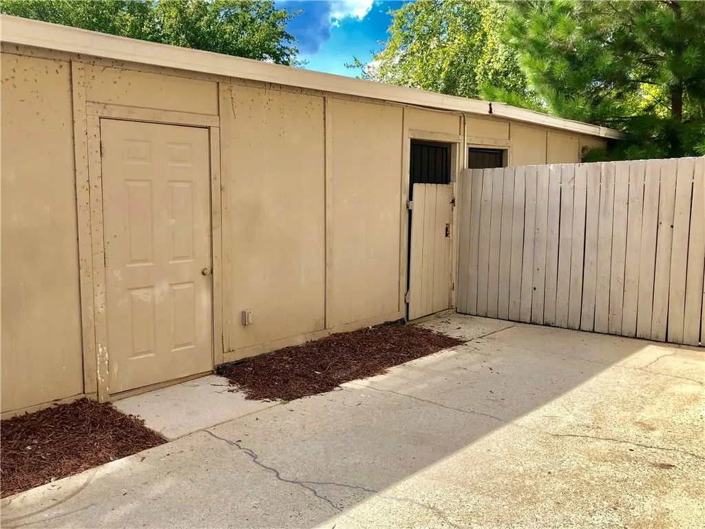 330 Winding River Drive Unit I, Atlanta, Georgia 30350, 3 Bedrooms Bedrooms, ,2 BathroomsBathrooms,Residential,Sold,330 Winding River Drive Unit I,6057887