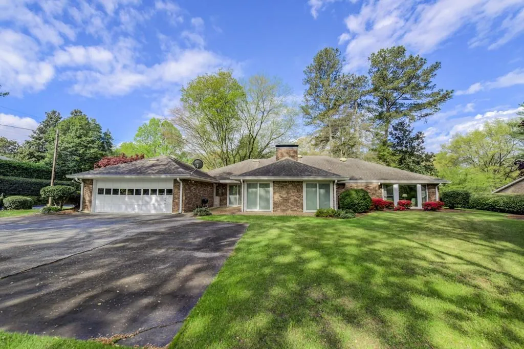 5750 Riverwood Drive, Sandy Springs, Georgia 30328, 3 Bedrooms Bedrooms, ,2 BathroomsBathrooms,Residential,Sold,5750 Riverwood Drive,6534482