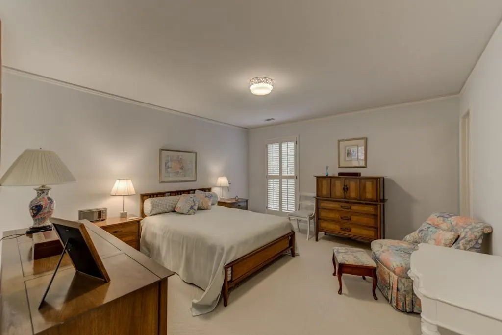 5750 Riverwood Drive, Sandy Springs, Georgia 30328, 3 Bedrooms Bedrooms, ,2 BathroomsBathrooms,Residential,Sold,5750 Riverwood Drive,6534482