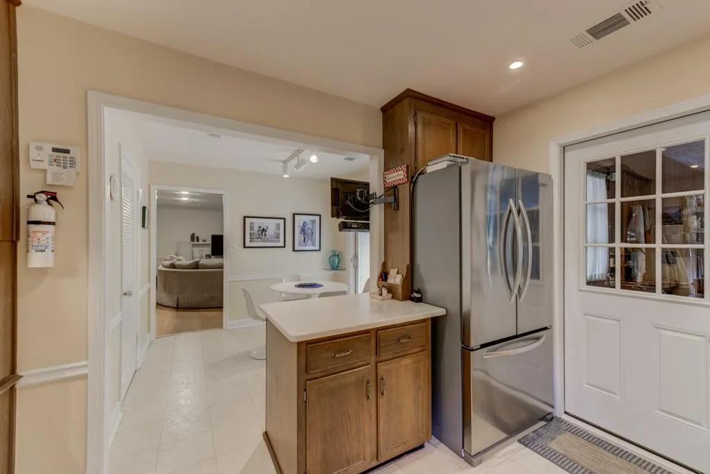 5750 Riverwood Drive, Sandy Springs, Georgia 30328, 3 Bedrooms Bedrooms, ,2 BathroomsBathrooms,Residential,Sold,5750 Riverwood Drive,6534482