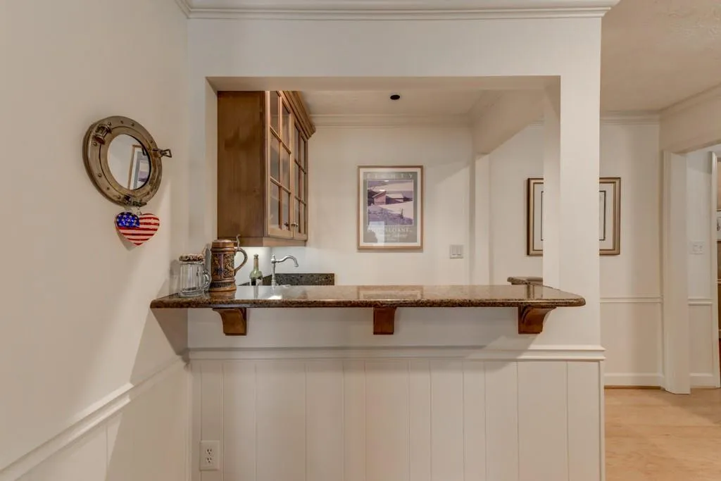 5750 Riverwood Drive, Sandy Springs, Georgia 30328, 3 Bedrooms Bedrooms, ,2 BathroomsBathrooms,Residential,Sold,5750 Riverwood Drive,6534482