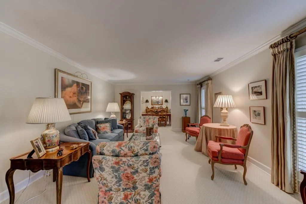 5750 Riverwood Drive, Sandy Springs, Georgia 30328, 3 Bedrooms Bedrooms, ,2 BathroomsBathrooms,Residential,Sold,5750 Riverwood Drive,6534482