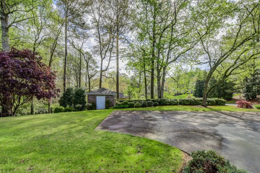 5750 Riverwood Drive, Sandy Springs, Georgia 30328, 3 Bedrooms Bedrooms, ,2 BathroomsBathrooms,Residential,Sold,5750 Riverwood Drive,6534482