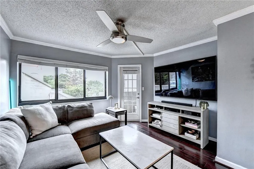 795 Hammond Drive Unit 201, Atlanta, Georgia 30328, 2 Bedrooms Bedrooms, ,1 BathroomBathrooms,Residential,Sold,795 Hammond Drive Unit 201,7208733