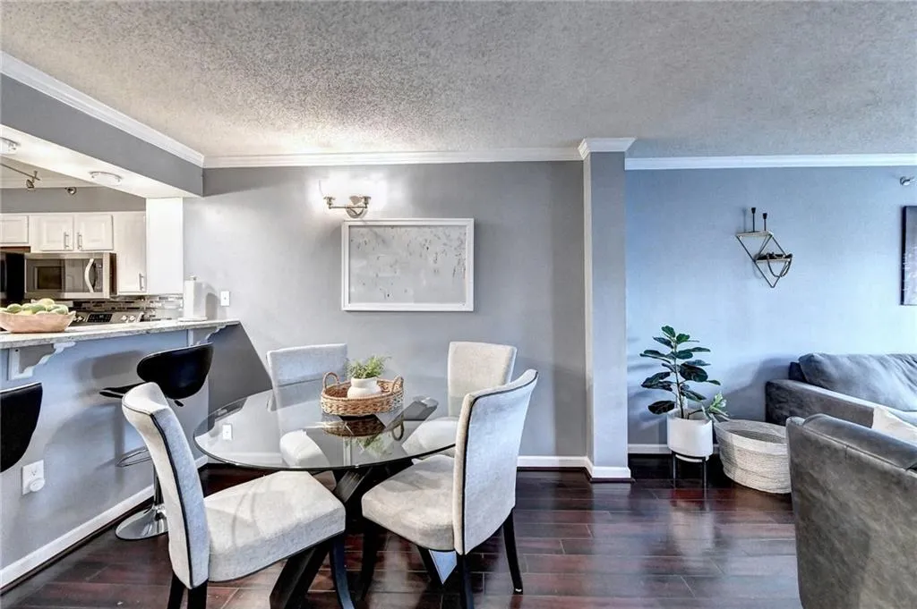 795 Hammond Drive Unit 201, Atlanta, Georgia 30328, 2 Bedrooms Bedrooms, ,1 BathroomBathrooms,Residential,Sold,795 Hammond Drive Unit 201,7208733