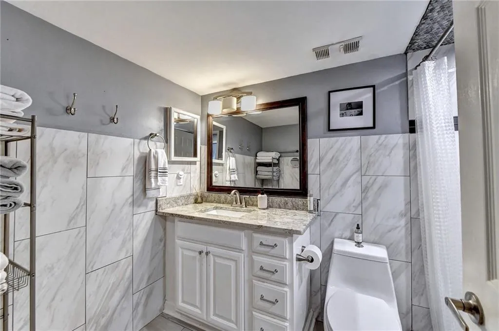 795 Hammond Drive Unit 201, Atlanta, Georgia 30328, 2 Bedrooms Bedrooms, ,1 BathroomBathrooms,Residential,Sold,795 Hammond Drive Unit 201,7208733