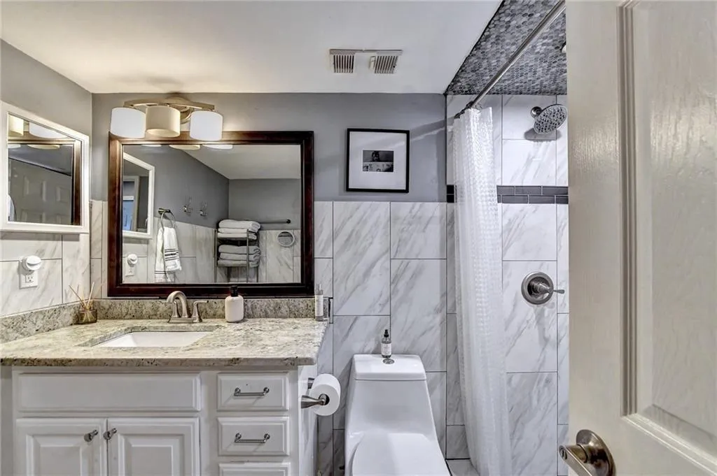 795 Hammond Drive Unit 201, Atlanta, Georgia 30328, 2 Bedrooms Bedrooms, ,1 BathroomBathrooms,Residential,Sold,795 Hammond Drive Unit 201,7208733