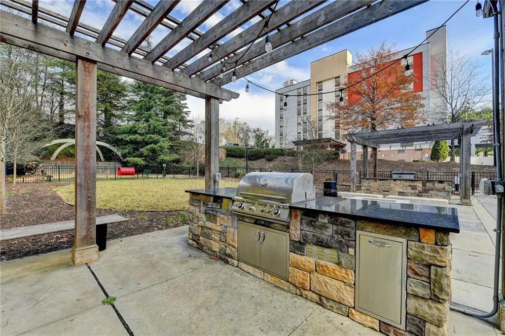 795 Hammond Drive Unit 201, Atlanta, Georgia 30328, 2 Bedrooms Bedrooms, ,1 BathroomBathrooms,Residential,Sold,795 Hammond Drive Unit 201,7208733