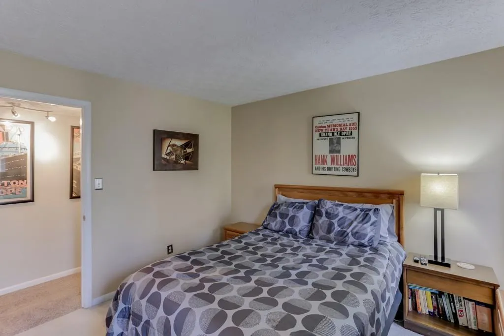 5151 Roswell Road Unit 7, Atlanta, Georgia 30342, 2 Bedrooms Bedrooms, ,2 BathroomsBathrooms,Residential,Sold,5151 Roswell Road Unit 7,5991922