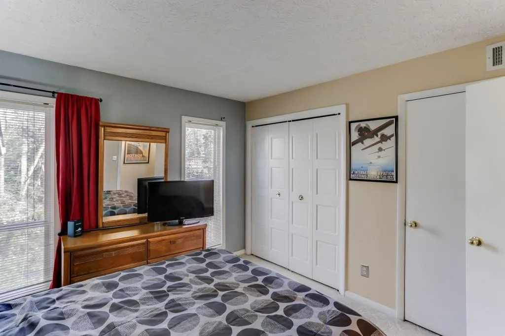 5151 Roswell Road Unit 7, Atlanta, Georgia 30342, 2 Bedrooms Bedrooms, ,2 BathroomsBathrooms,Residential,Sold,5151 Roswell Road Unit 7,5991922