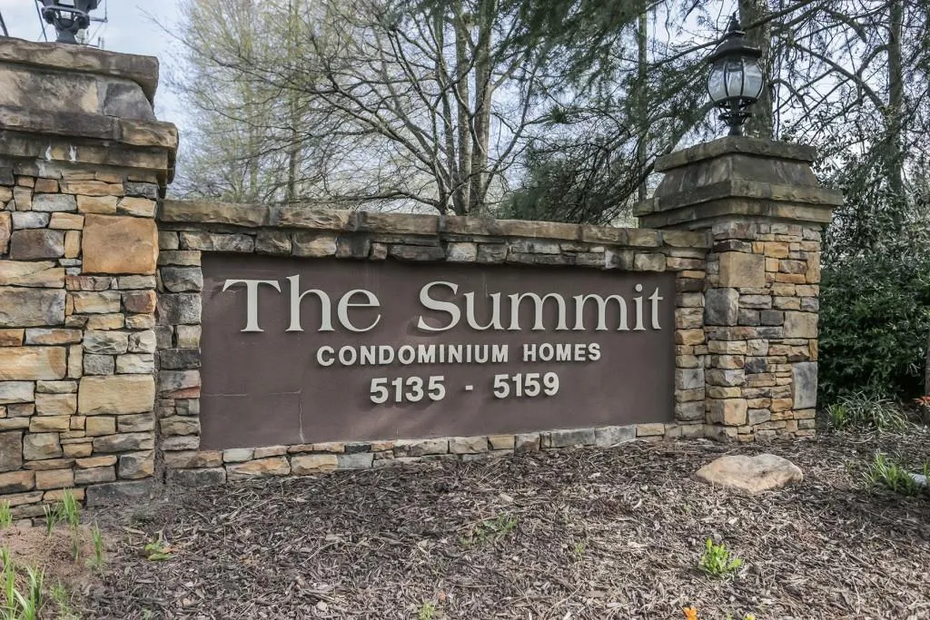 5151 Roswell Road Unit 7, Atlanta, Georgia 30342, 2 Bedrooms Bedrooms, ,2 BathroomsBathrooms,Residential,Sold,5151 Roswell Road Unit 7,5991922