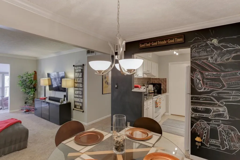 5151 Roswell Road Unit 7, Atlanta, Georgia 30342, 2 Bedrooms Bedrooms, ,2 BathroomsBathrooms,Residential,Sold,5151 Roswell Road Unit 7,5991922