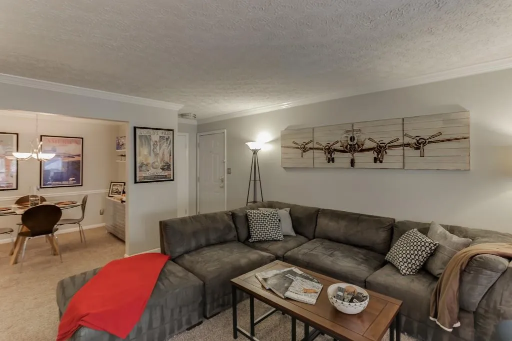 5151 Roswell Road Unit 7, Atlanta, Georgia 30342, 2 Bedrooms Bedrooms, ,2 BathroomsBathrooms,Residential,Sold,5151 Roswell Road Unit 7,5991922