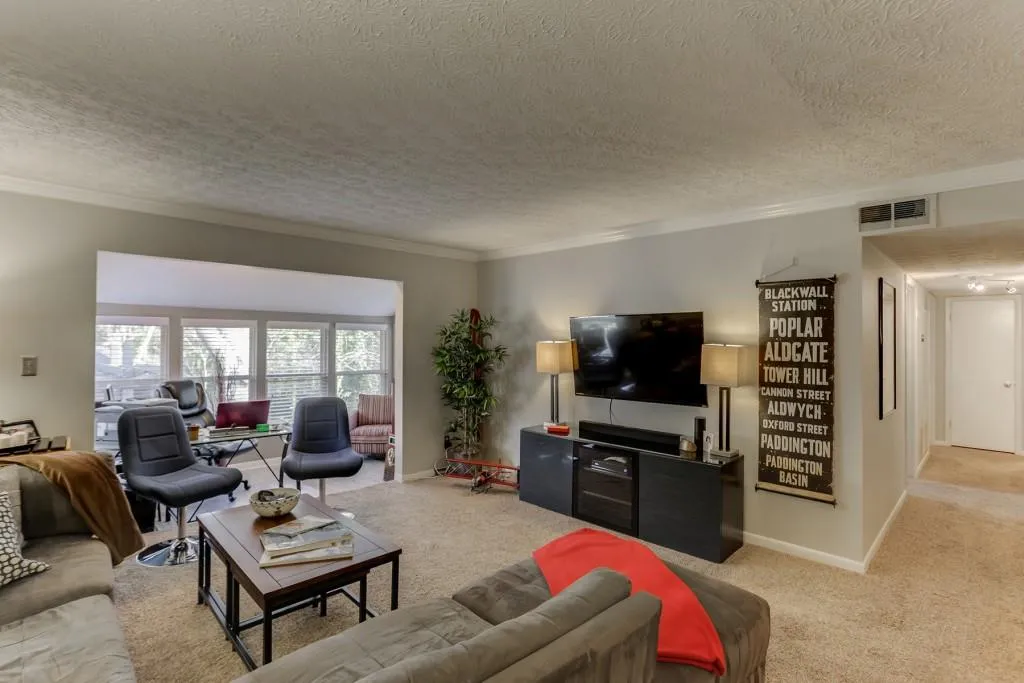 5151 Roswell Road Unit 7, Atlanta, Georgia 30342, 2 Bedrooms Bedrooms, ,2 BathroomsBathrooms,Residential,Sold,5151 Roswell Road Unit 7,5991922