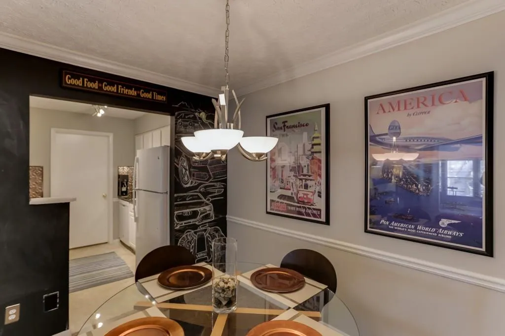 5151 Roswell Road Unit 7, Atlanta, Georgia 30342, 2 Bedrooms Bedrooms, ,2 BathroomsBathrooms,Residential,Sold,5151 Roswell Road Unit 7,5991922