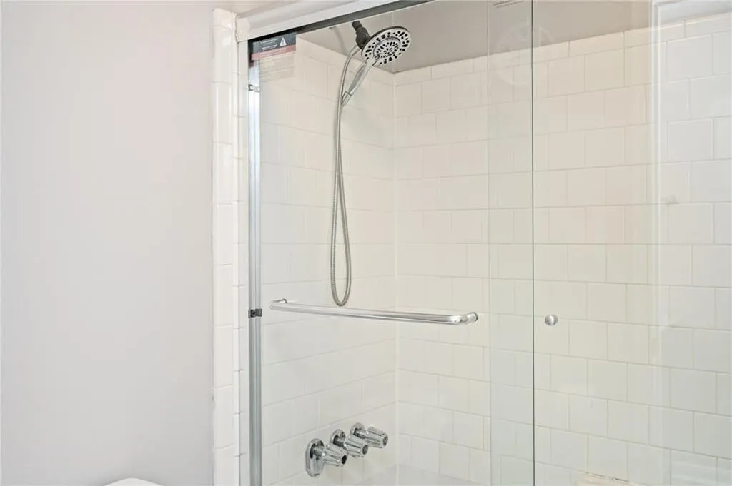 8740 Roswell Road Unit 10d, Sandy Springs, Georgia 30350, 3 Bedrooms Bedrooms, ,2 BathroomsBathrooms,Residential,Sold,8740 Roswell Road Unit 10d,7476347