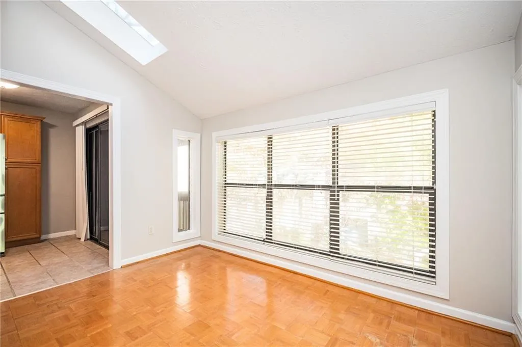 8740 Roswell Road Unit 10d, Sandy Springs, Georgia 30350, 3 Bedrooms Bedrooms, ,2 BathroomsBathrooms,Residential,Sold,8740 Roswell Road Unit 10d,7476347