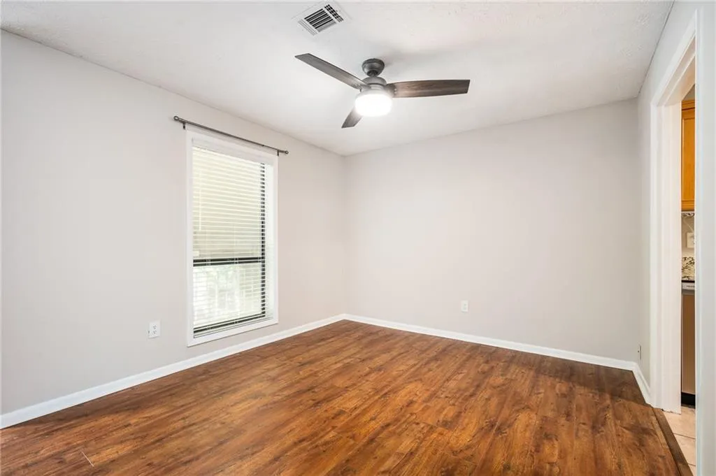 8740 Roswell Road Unit 10d, Sandy Springs, Georgia 30350, 3 Bedrooms Bedrooms, ,2 BathroomsBathrooms,Residential,Sold,8740 Roswell Road Unit 10d,7476347