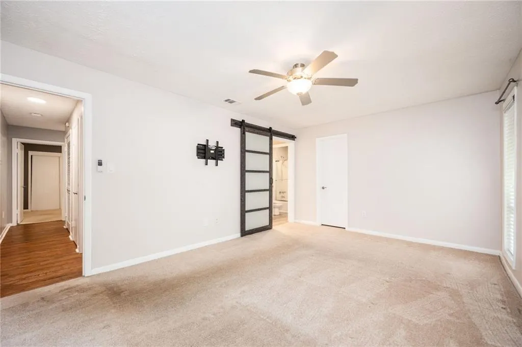 8740 Roswell Road Unit 10d, Sandy Springs, Georgia 30350, 3 Bedrooms Bedrooms, ,2 BathroomsBathrooms,Residential,Sold,8740 Roswell Road Unit 10d,7476347