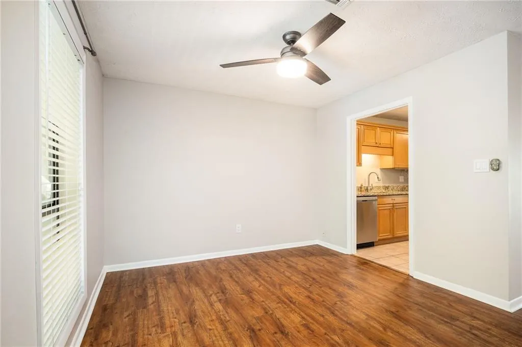 8740 Roswell Road Unit 10d, Sandy Springs, Georgia 30350, 3 Bedrooms Bedrooms, ,2 BathroomsBathrooms,Residential,Sold,8740 Roswell Road Unit 10d,7476347