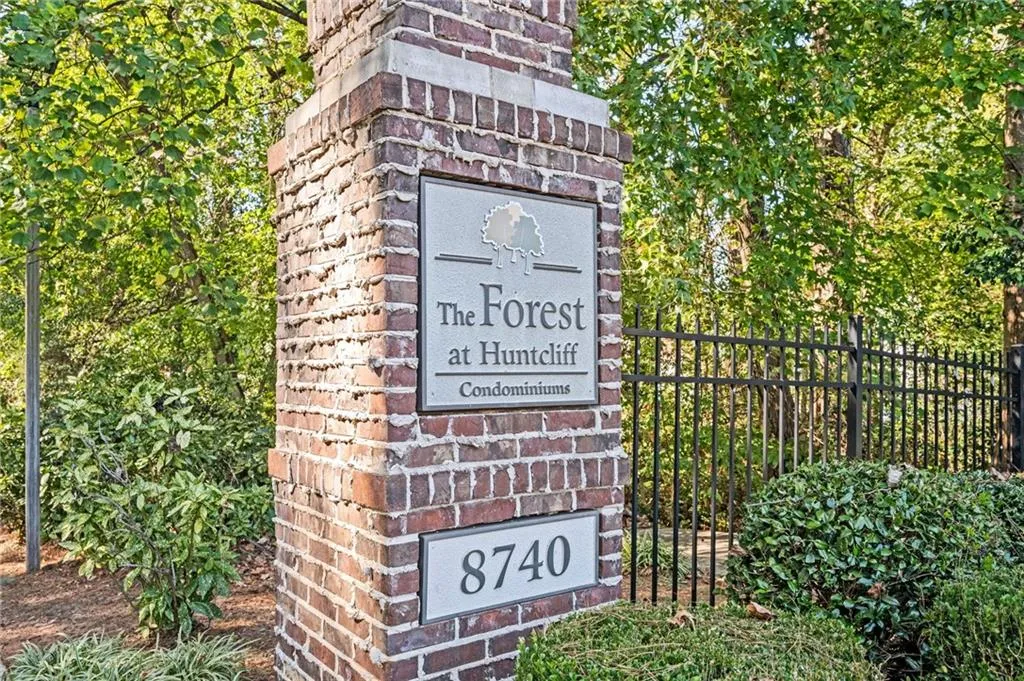 8740 Roswell Road Unit 10d, Sandy Springs, Georgia 30350, 3 Bedrooms Bedrooms, ,2 BathroomsBathrooms,Residential,Sold,8740 Roswell Road Unit 10d,7476347 8740 Roswell Road Unit 10d, Sandy Springs, Georgia 30350, 3 Bedrooms Bedrooms, ,2 BathroomsBathrooms,Residential,Sold,8740 Roswell Road Unit 10d,7476347