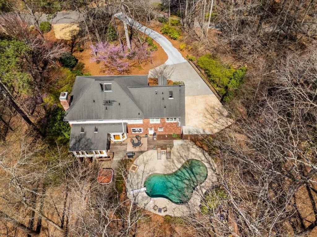 9835 Trace Valley, Sandy Springs, Georgia 30350, 5 Bedrooms Bedrooms, ,4 BathroomsBathrooms,Residential,Sold,9835 Trace Valley,7547664