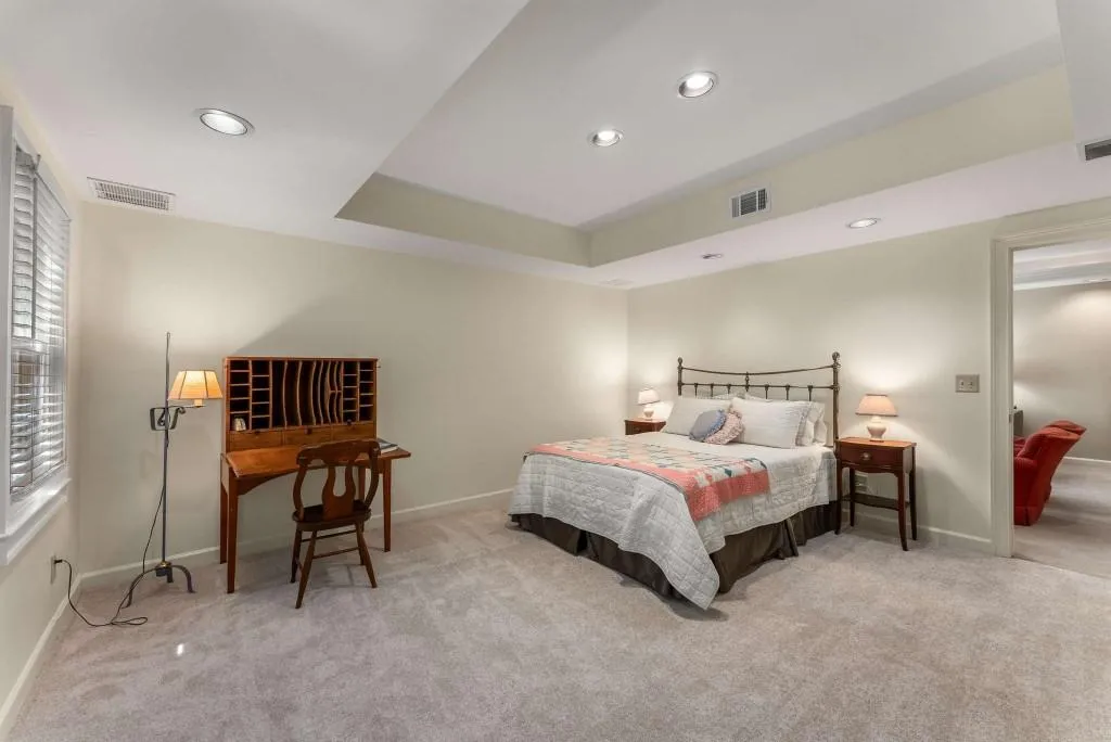 9835 Trace Valley, Sandy Springs, Georgia 30350, 5 Bedrooms Bedrooms, ,4 BathroomsBathrooms,Residential,Sold,9835 Trace Valley,7547664