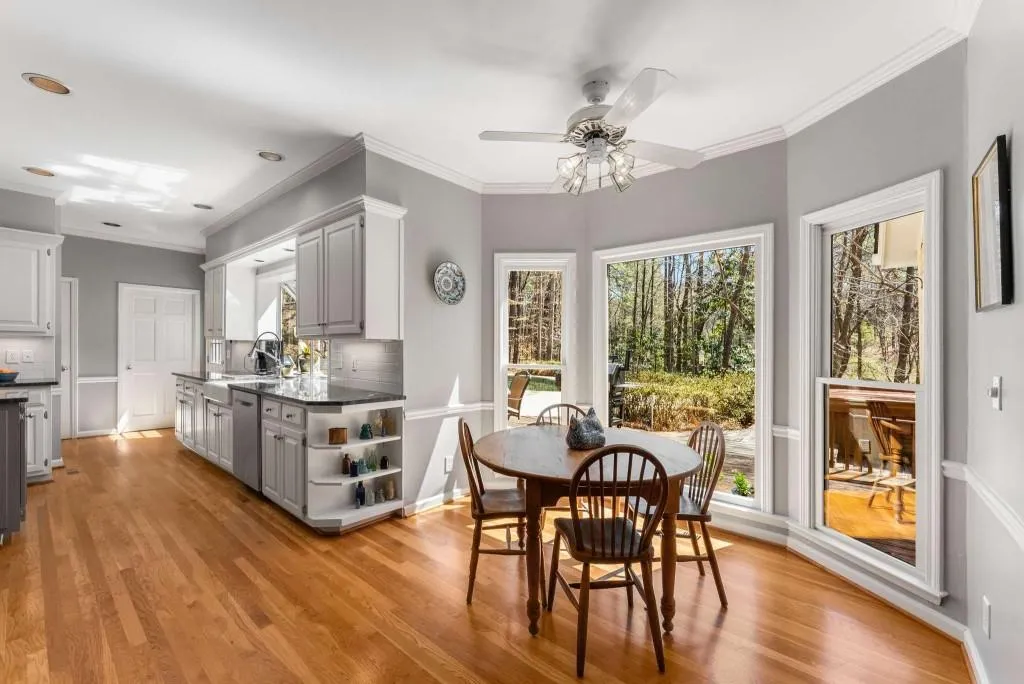 9835 Trace Valley, Sandy Springs, Georgia 30350, 5 Bedrooms Bedrooms, ,4 BathroomsBathrooms,Residential,Sold,9835 Trace Valley,7547664