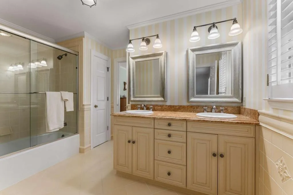 9835 Trace Valley, Sandy Springs, Georgia 30350, 5 Bedrooms Bedrooms, ,4 BathroomsBathrooms,Residential,Sold,9835 Trace Valley,7547664