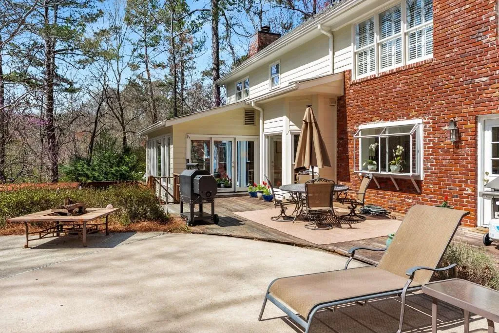 9835 Trace Valley, Sandy Springs, Georgia 30350, 5 Bedrooms Bedrooms, ,4 BathroomsBathrooms,Residential,Sold,9835 Trace Valley,7547664