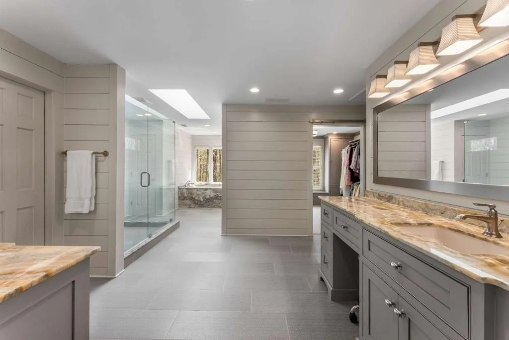 9835 Trace Valley, Sandy Springs, Georgia 30350, 5 Bedrooms Bedrooms, ,4 BathroomsBathrooms,Residential,Sold,9835 Trace Valley,7547664