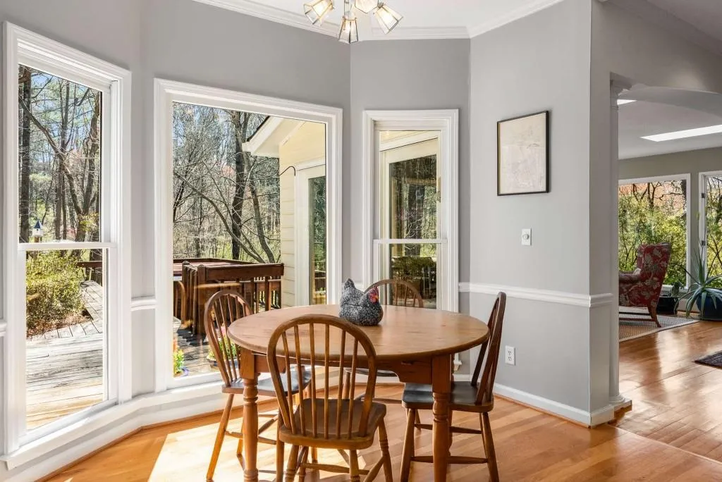 9835 Trace Valley, Sandy Springs, Georgia 30350, 5 Bedrooms Bedrooms, ,4 BathroomsBathrooms,Residential,Sold,9835 Trace Valley,7547664