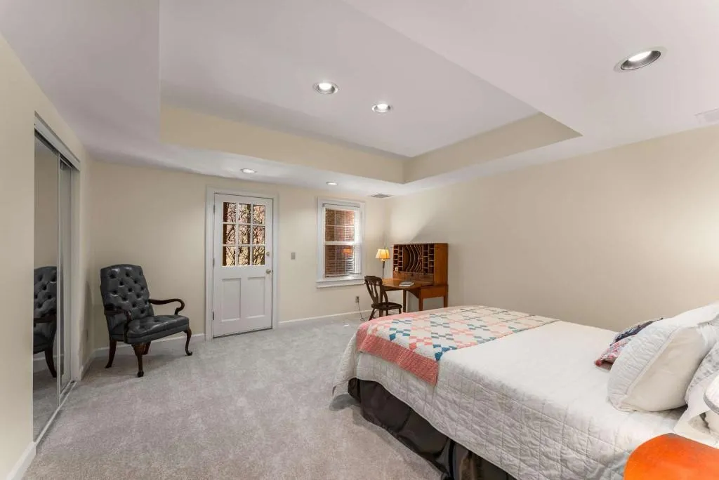 9835 Trace Valley, Sandy Springs, Georgia 30350, 5 Bedrooms Bedrooms, ,4 BathroomsBathrooms,Residential,Sold,9835 Trace Valley,7547664