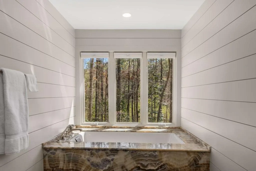 9835 Trace Valley, Sandy Springs, Georgia 30350, 5 Bedrooms Bedrooms, ,4 BathroomsBathrooms,Residential,Sold,9835 Trace Valley,7547664