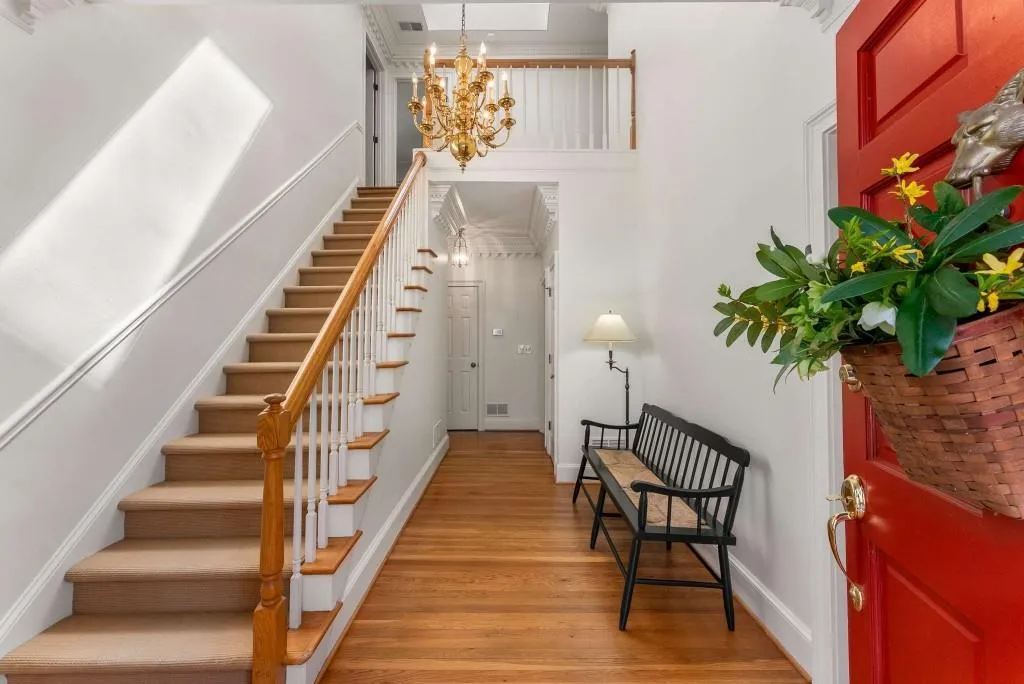 9835 Trace Valley, Sandy Springs, Georgia 30350, 5 Bedrooms Bedrooms, ,4 BathroomsBathrooms,Residential,Sold,9835 Trace Valley,7547664