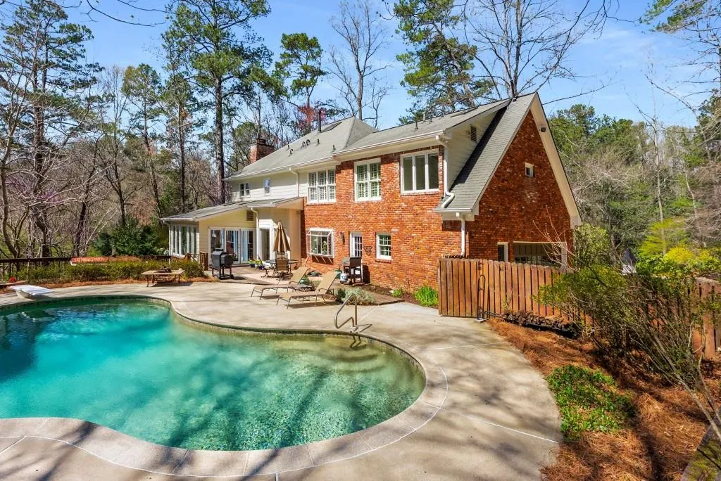 9835 Trace Valley, Sandy Springs, Georgia 30350, 5 Bedrooms Bedrooms, ,4 BathroomsBathrooms,Residential,Sold,9835 Trace Valley,7547664