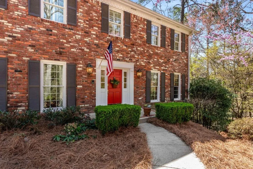 9835 Trace Valley, Sandy Springs, Georgia 30350, 5 Bedrooms Bedrooms, ,4 BathroomsBathrooms,Residential,Sold,9835 Trace Valley,7547664