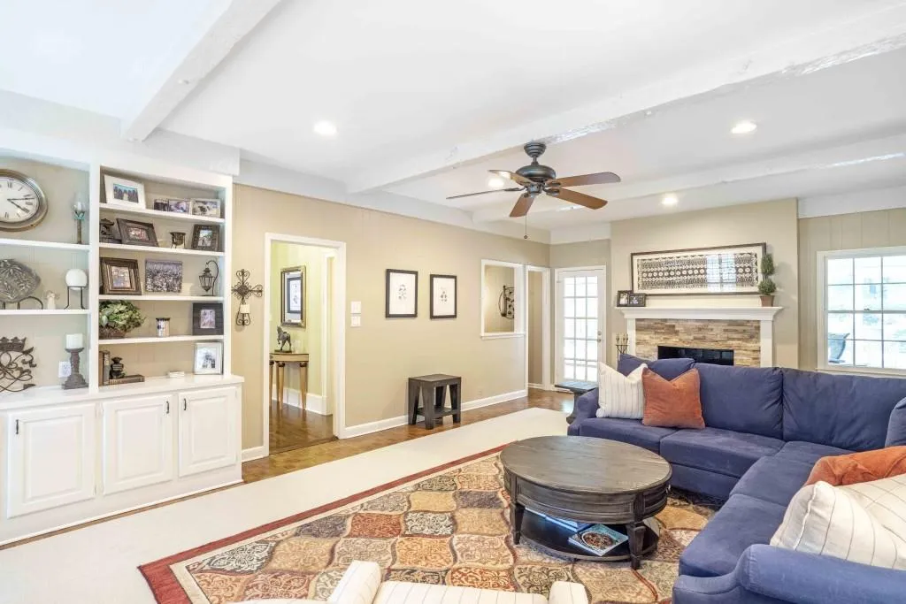 360 Lighthouse Point, Atlanta, Georgia 30328, 4 Bedrooms Bedrooms, ,2 BathroomsBathrooms,Residential,Sold,360 Lighthouse Point,6919151