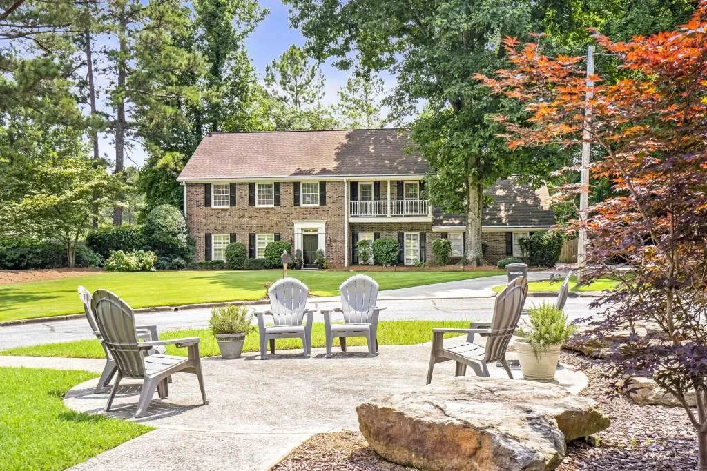 360 Lighthouse Point, Atlanta, Georgia 30328, 4 Bedrooms Bedrooms, ,2 BathroomsBathrooms,Residential,Sold,360 Lighthouse Point,6919151