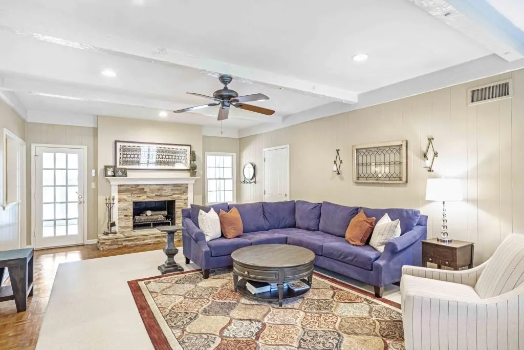 360 Lighthouse Point, Atlanta, Georgia 30328, 4 Bedrooms Bedrooms, ,2 BathroomsBathrooms,Residential,Sold,360 Lighthouse Point,6919151