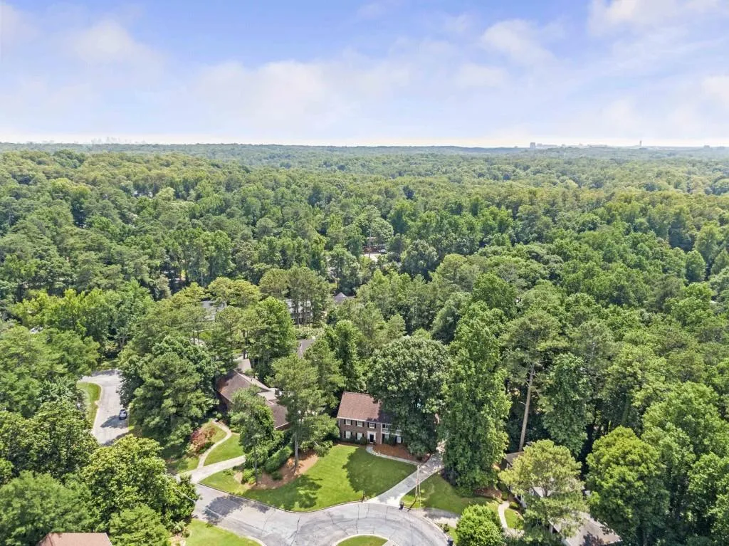 360 Lighthouse Point, Atlanta, Georgia 30328, 4 Bedrooms Bedrooms, ,2 BathroomsBathrooms,Residential,Sold,360 Lighthouse Point,6919151