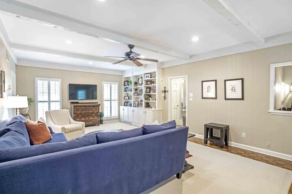 360 Lighthouse Point, Atlanta, Georgia 30328, 4 Bedrooms Bedrooms, ,2 BathroomsBathrooms,Residential,Sold,360 Lighthouse Point,6919151
