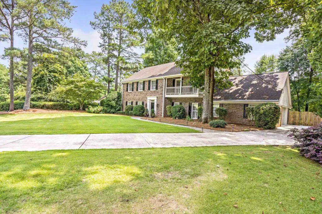 360 Lighthouse Point, Atlanta, Georgia 30328, 4 Bedrooms Bedrooms, ,2 BathroomsBathrooms,Residential,Sold,360 Lighthouse Point,6919151