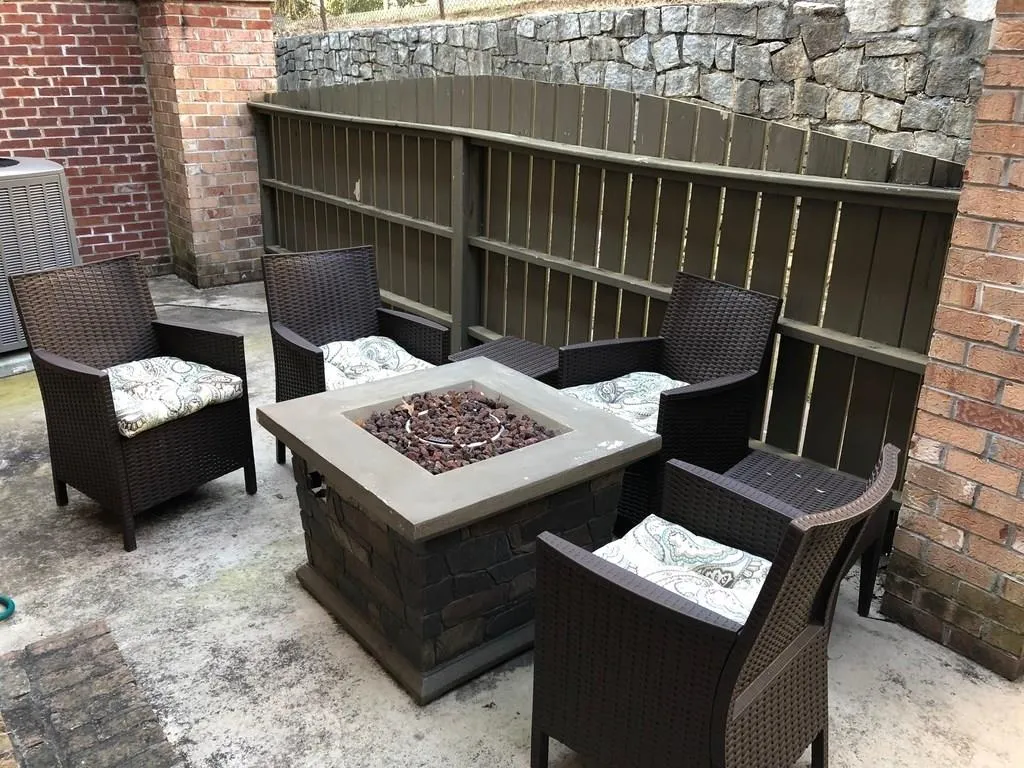 6980 Roswell Road Unit H5, Atlanta, Georgia 30328, 3 Bedrooms Bedrooms, ,2 BathroomsBathrooms,Residential,Sold,6980 Roswell Road Unit H5,5952072