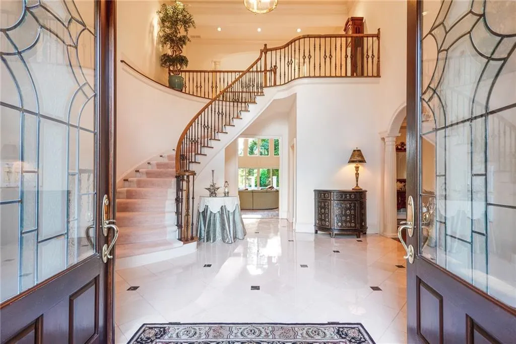 520 Chestnut Rose Lane, Sandy Springs, Georgia 30327, 4 Bedrooms Bedrooms, ,5 BathroomsBathrooms,Residential,Sold,520 Chestnut Rose Lane,6624035