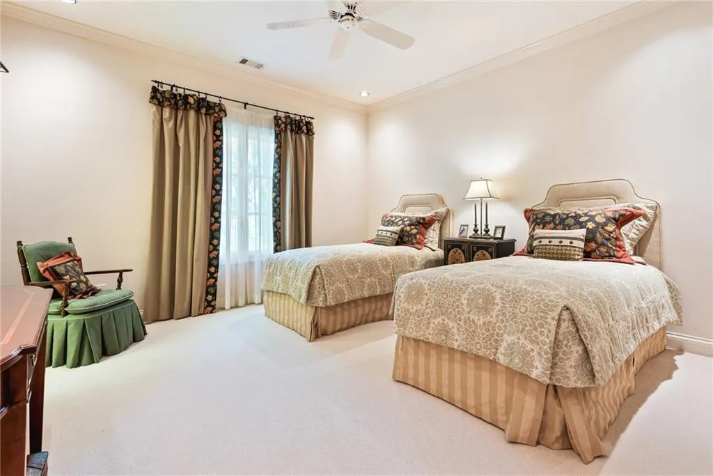 520 Chestnut Rose Lane, Sandy Springs, Georgia 30327, 4 Bedrooms Bedrooms, ,5 BathroomsBathrooms,Residential,Sold,520 Chestnut Rose Lane,6624035